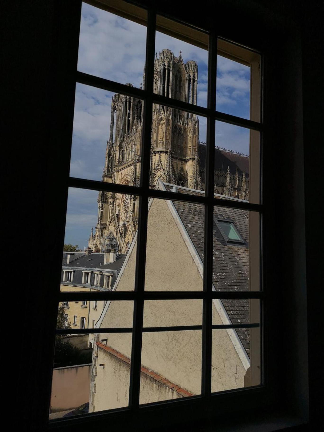 Les Visages Des Tournelles Bed & Breakfast Reims Exterior photo