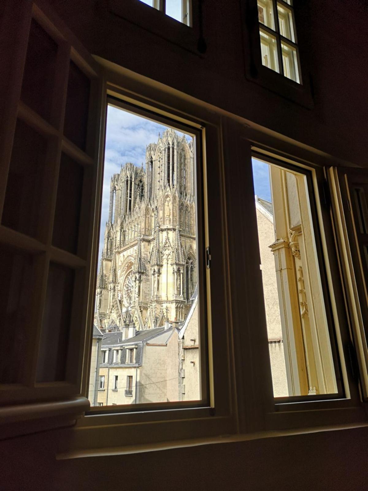 Les Visages Des Tournelles Bed & Breakfast Reims Exterior photo