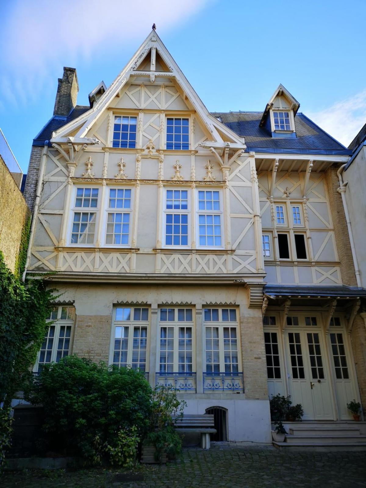 Les Visages Des Tournelles Bed & Breakfast Reims Exterior photo